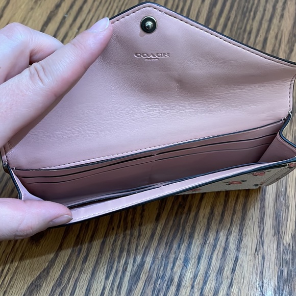 Envelope coach floral wallet - Picture 4 of 5